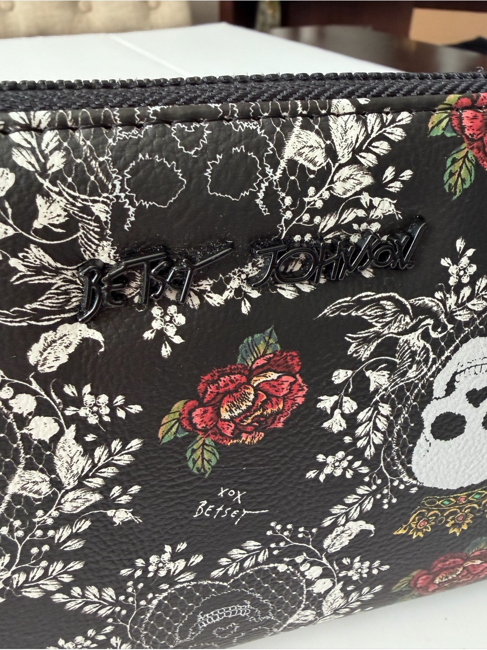 Betsey Johnson black skulls and flowers wallet wristlet - Picture 2 of 6